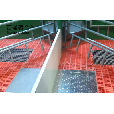 Prefab Metal Steel Konstruksi Ternak Babi Shed dilengkapi dengan Sliding Door Roller Door