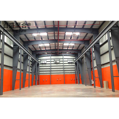 Gedung Struktur Baja Berpenjangan Besar dengan Pintu Rolling dan Desain Tahan Angin