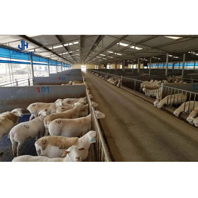 Gudang Kambing Modern Struktur Baja Prefabrikasi Gudang Sapi Peternakan dengan Layanan Las