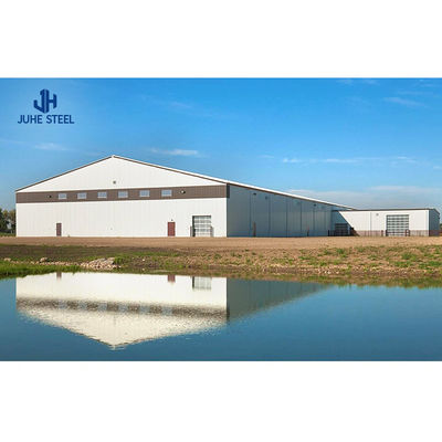 Bangunan Baja Struktural Farm Shed dengan Finish Lukisan dan Aluminium Alloy Window